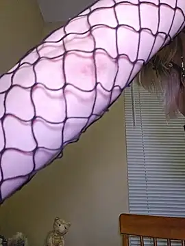 amethystfoxx (F young) - Fuck XL BBC dildo - last tip picks hole