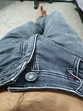 Rocky-badboy_cum4me live cam