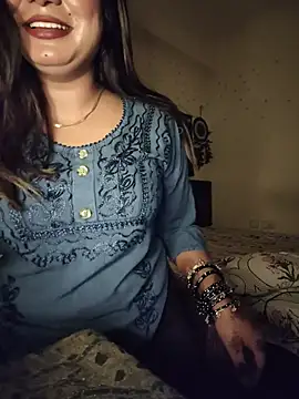 Shreshtha_sashaの配信中の画面