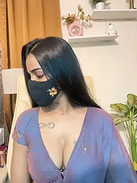 its_ur_flora live cam on StripChat