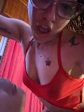 mariposapontiak420 live cam on StripChat