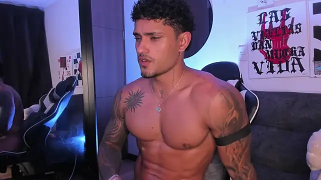 Alessandro_Vanni live cam on StripChat