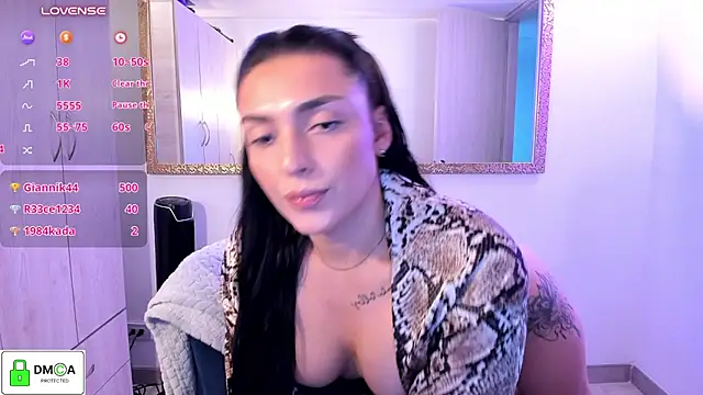 EricaVanderhill live cam on StripChat