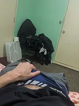 NoteworthyLaser111 live cam on StripChat
