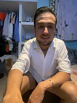 alexitho25 (Ask my age) - CAMISA FUERA / T SHIRT OFF👕👕