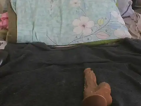 sweetgirlriri live cam on StripChat