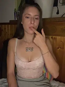 TeenLeonie18 live vor der Cam