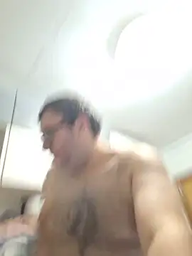 Javier_bear live cam on StripChat