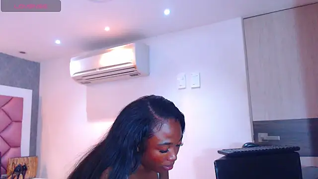 Thegreatonelady live cam on StripChat
