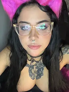 emi_otaku live cam on StripChat