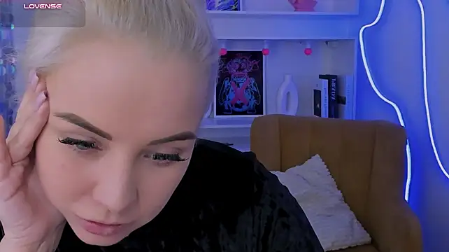 StephanieSweety live cam on StripChat