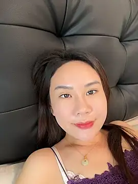 Yioyio-666 webcam