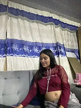 hotwife26 live cam on StripChat