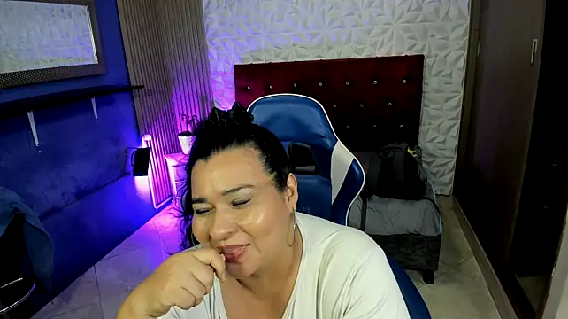 katiusca_rm live cam on StripChat