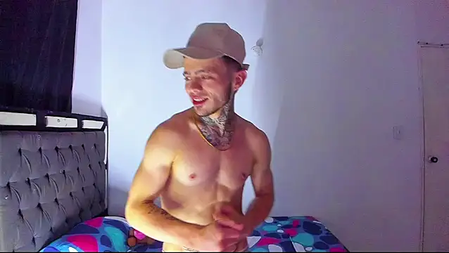 zeus_eddy live cam on StripChat