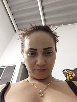 Amanda39 live cam on StripChat