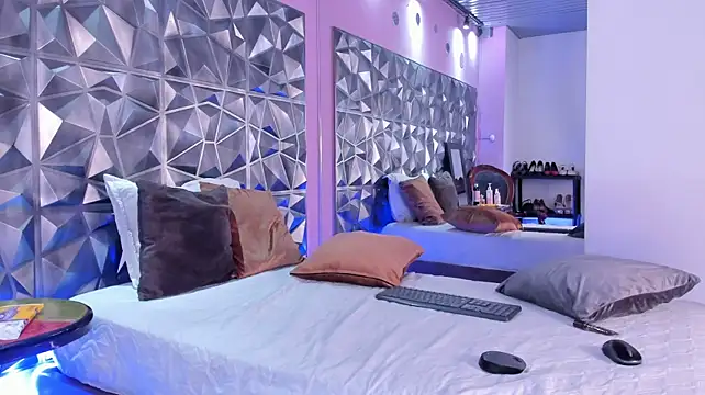 ZoeDiviine live cam on StripChat