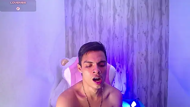 Dayron_leee live cam on StripChat