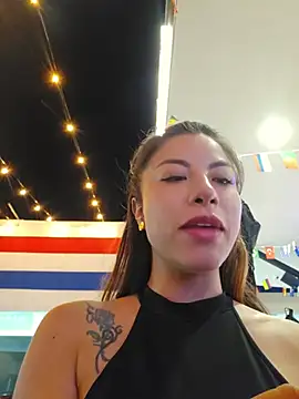 Karen_San_Miguel live cam on StripChat