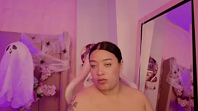 MollyBigBoobs12