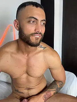 ClayBrown live cam on StripChat