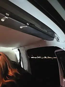 SheIsSomething live cam