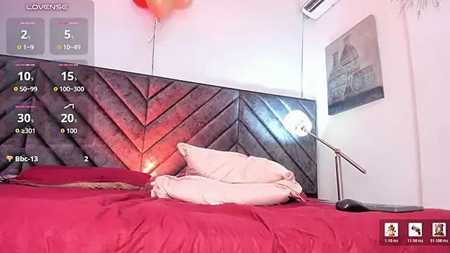 Ssasha_monroe live cam on StripChat
