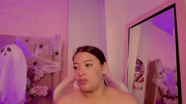MollyBigBoobs12