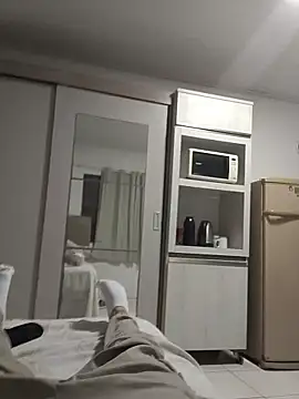 Brown_Eyes23 live cam