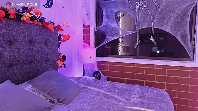 mandi4pole_ (F young) - Hot boots on