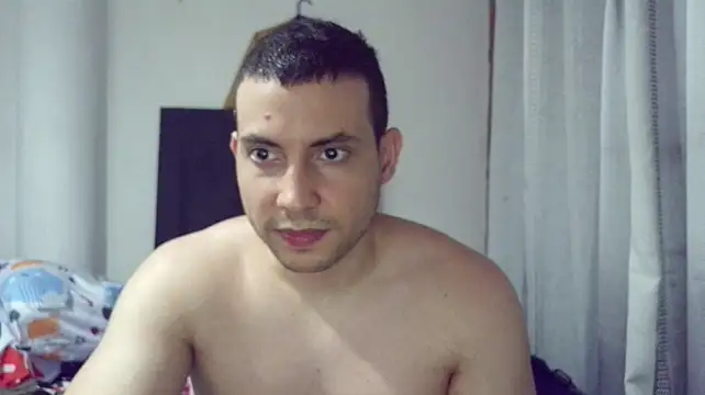 Armando_2002 live cam on StripChat