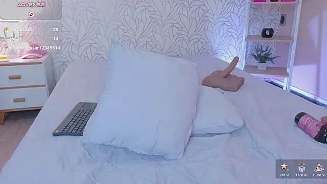 mia_gold_
