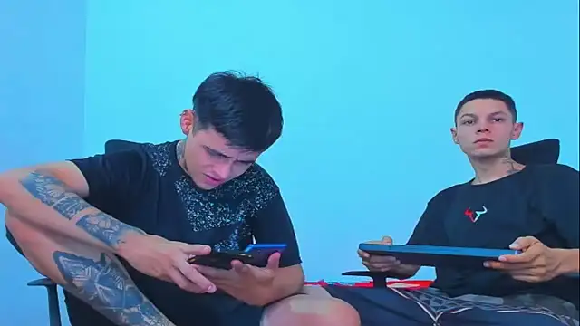 Thomas-Wil live cam on StripChat