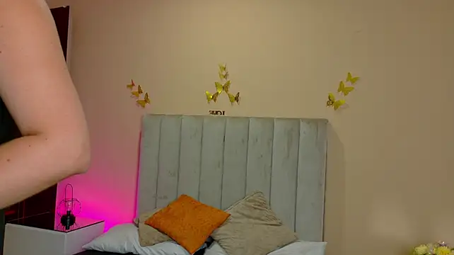 Charlotte_Olsen_ live cam on StripChat