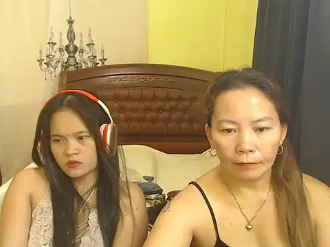 Vivahotbabes08の配信中の画面