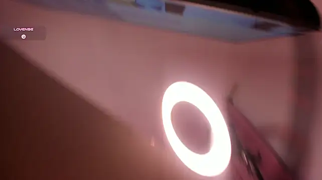 pretty_pettite live cam on StripChat