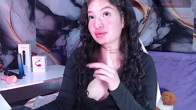 lilimini032 live cam on StripChat