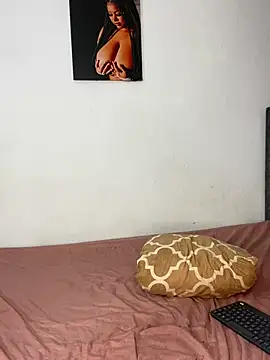 AinaraJimenez live cam on StripChat