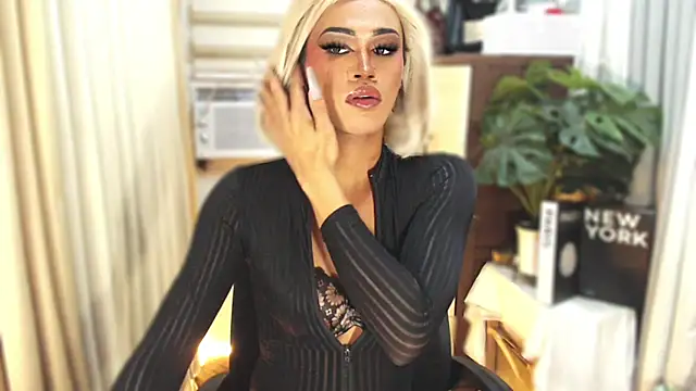 Winnie_Harllow live cam on StripChat