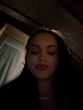 LunnaVey live cam on StripChat