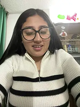 croftsmila (F young) - Fuck my pussy in bath shh people here