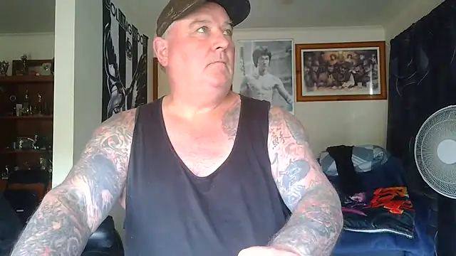 KINKYBLUEYES69 live sex cam
