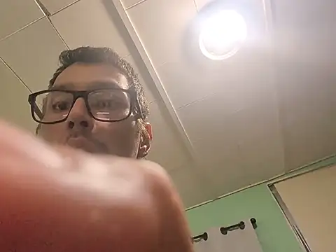 NoteworthyLaser111 live cam on StripChat