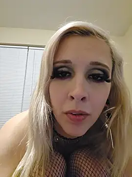 AmethystFoxx live cam