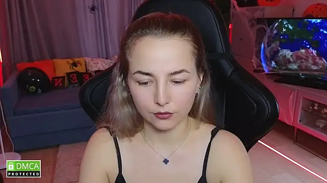 Mira_Mermayd live cam on StripChat