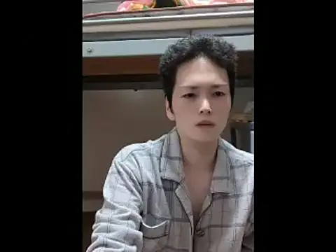 mgnhiroyuki live cam on StripChat