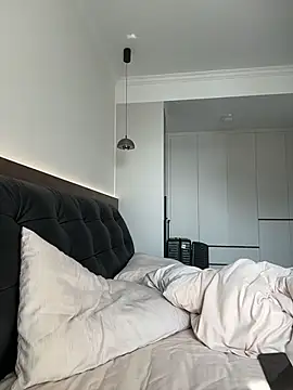 Yioyio-666 live cam on StripChat