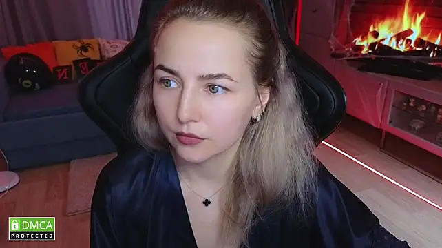 Mira_Mermayd live cam on StripChat