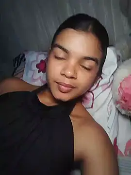 ross_hot0 (F teen) - Show panty and spank ass🍒