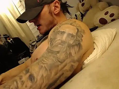 ballardbret (Ask my age) - Cock stroking, flexing, dirty talking. X